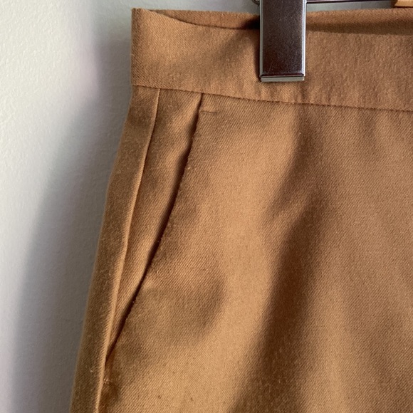 Banana Republic Pencil Skirt Size 2P - Picture 2 of 6